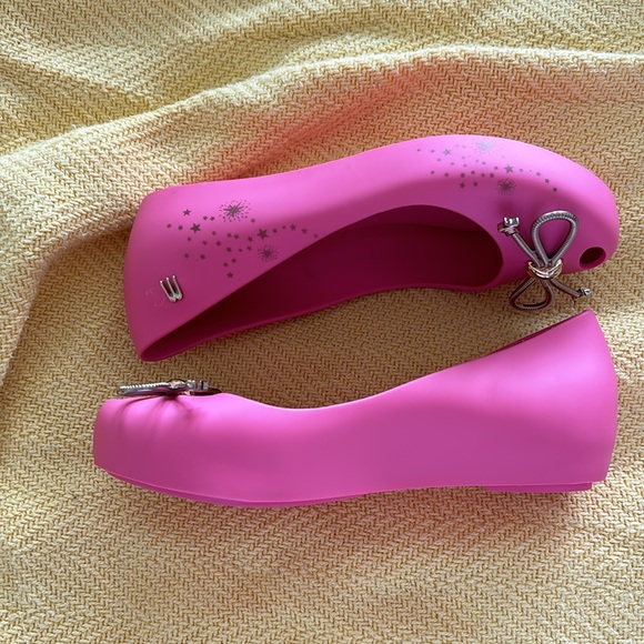 Melisa hot pink Mary Jane 1 nwot stars in gold on sides and gold toe bow - Picture 5 of 10